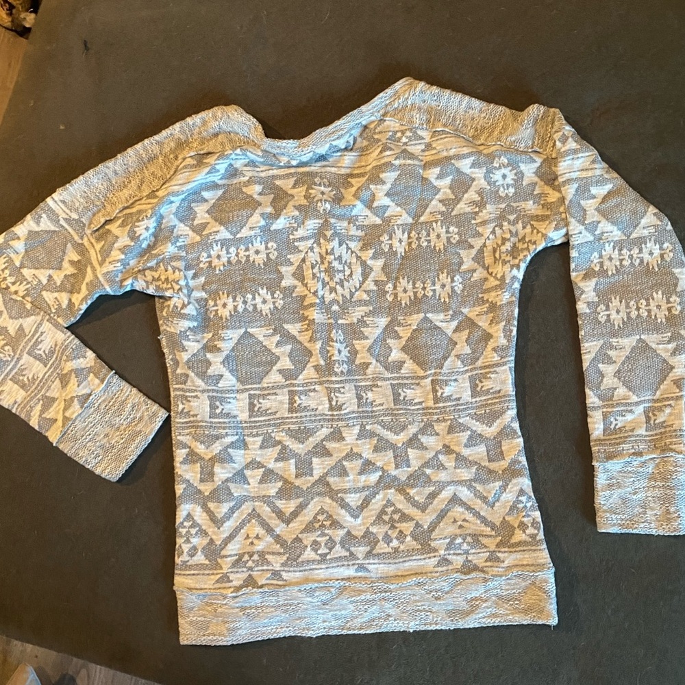 Maurice’s women’s sweater. Size small. Gray with white pattern. - Picture 2 of 3